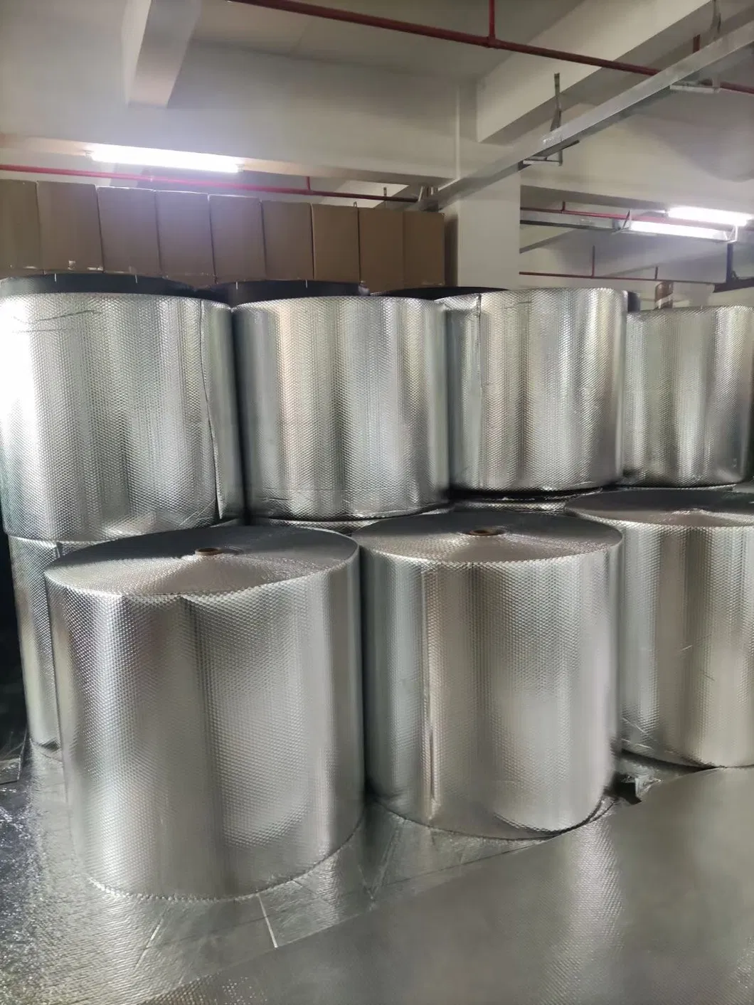 Customized Waterproof Multi Layer Foil Insulation Excellent Performance Metalized Pet Film Bubble Foam Thermal Insulation Material for Building / Roofing /Wall